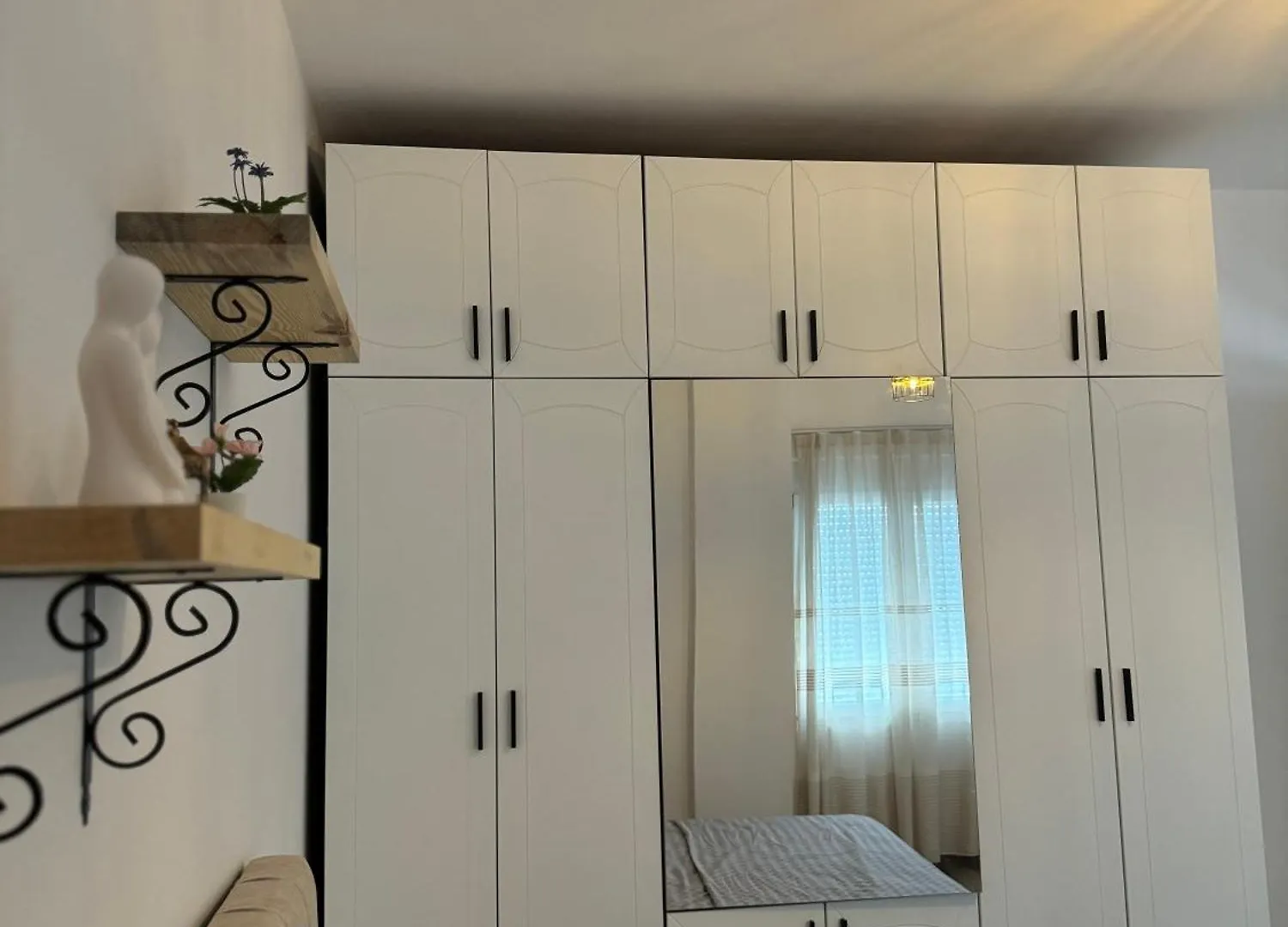 Kamez Vata Apartments 2